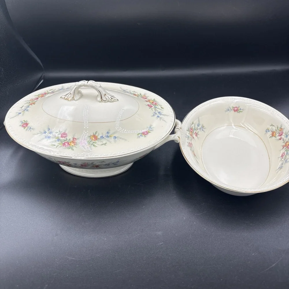 Homer Laughlin GEORGIAN  EGGSHELL Roses Covered Casserole + Oval Serving Bowl